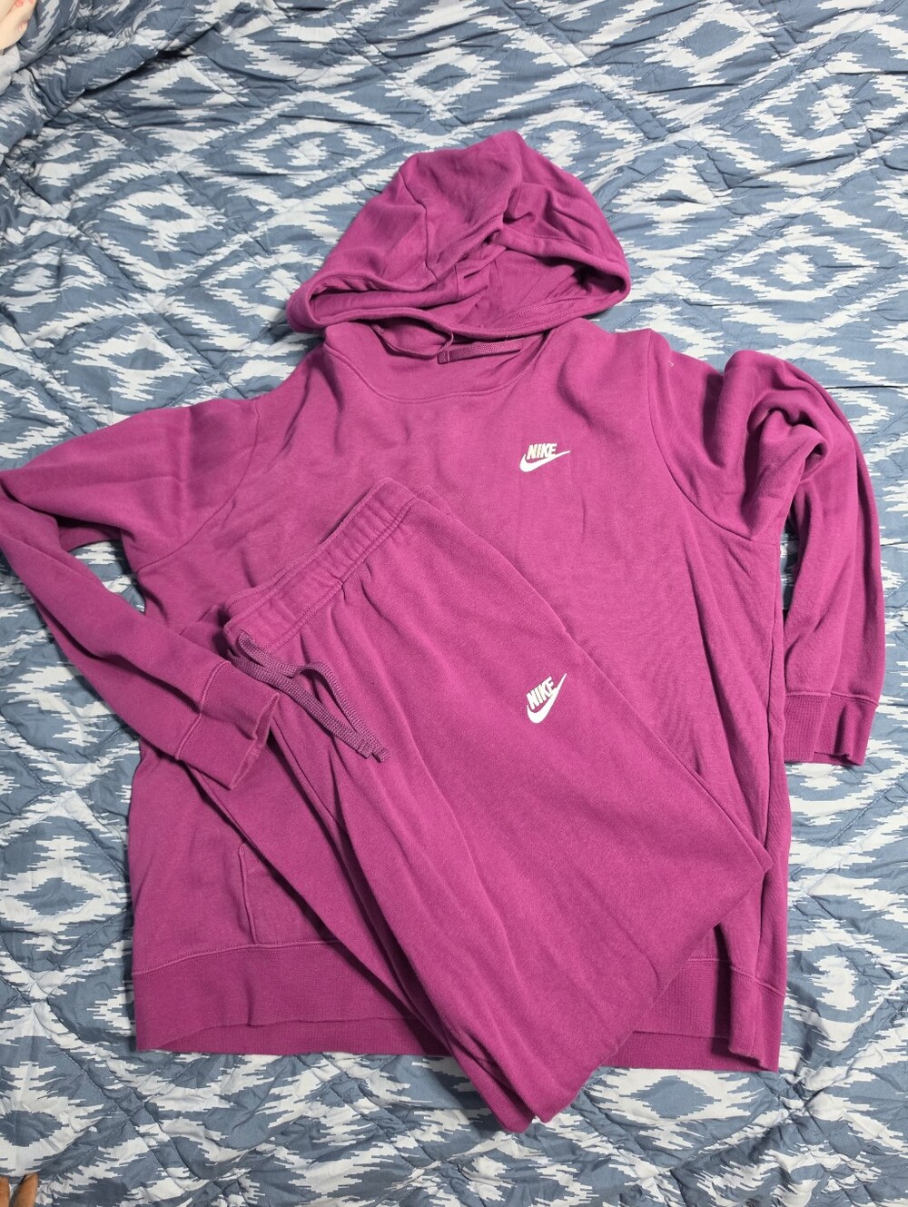 Nike Women's Magenta Hoodie Sweater Size XL